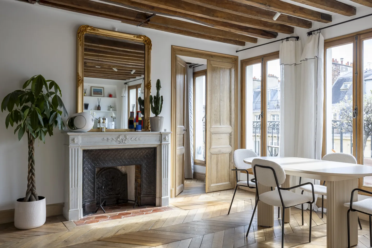 Menuisier à Paris — réalisation 2 — par AMH - Agencement