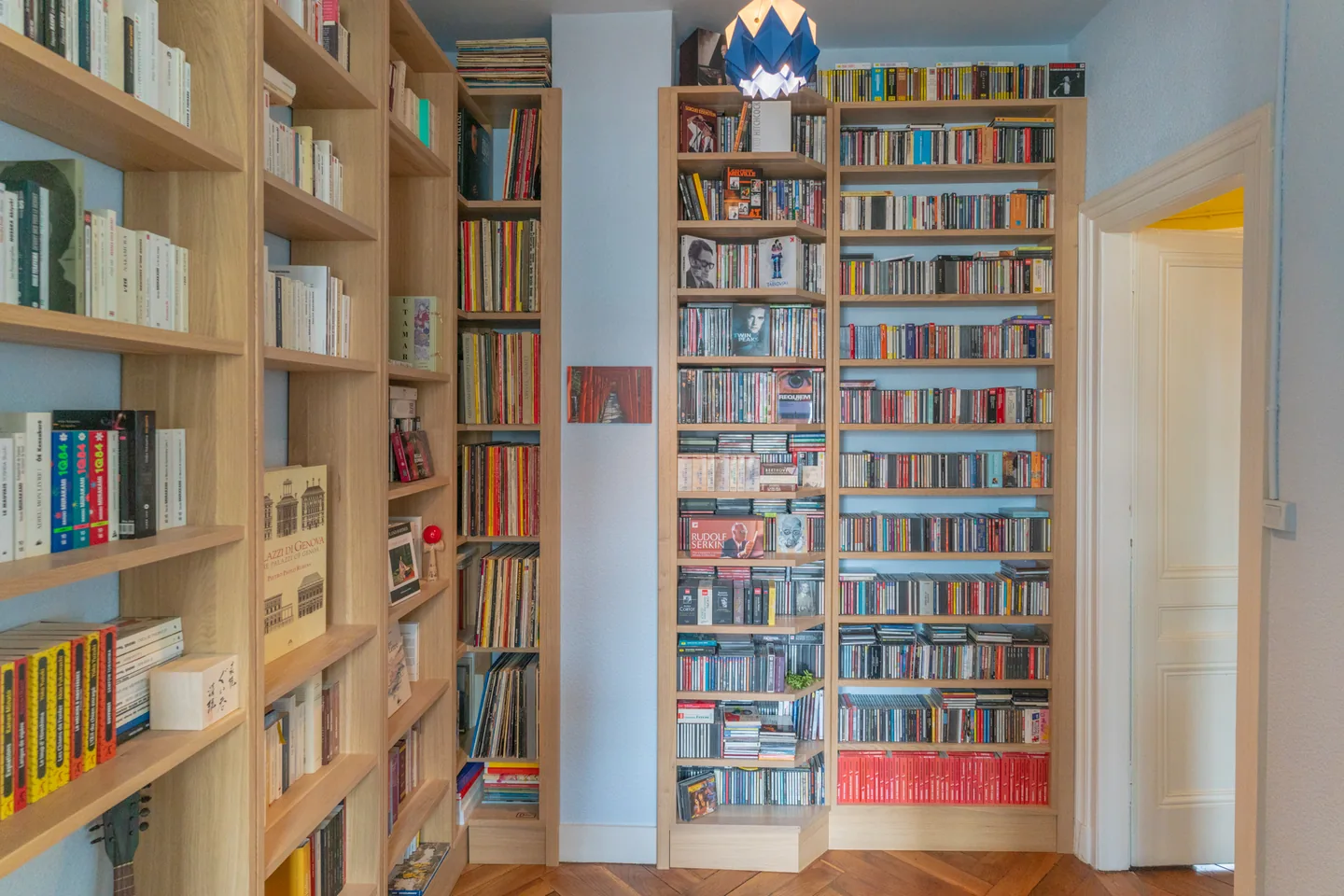 Bibliothèque d'angle à Vaise à Lyon — Menuisier — par Damien Dumas Ebénisterie