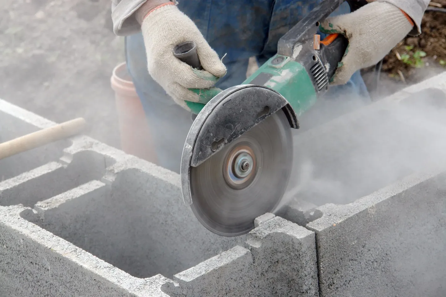 Travaux professionnels à Lyon — Maçon — par ALTUNAY BATI