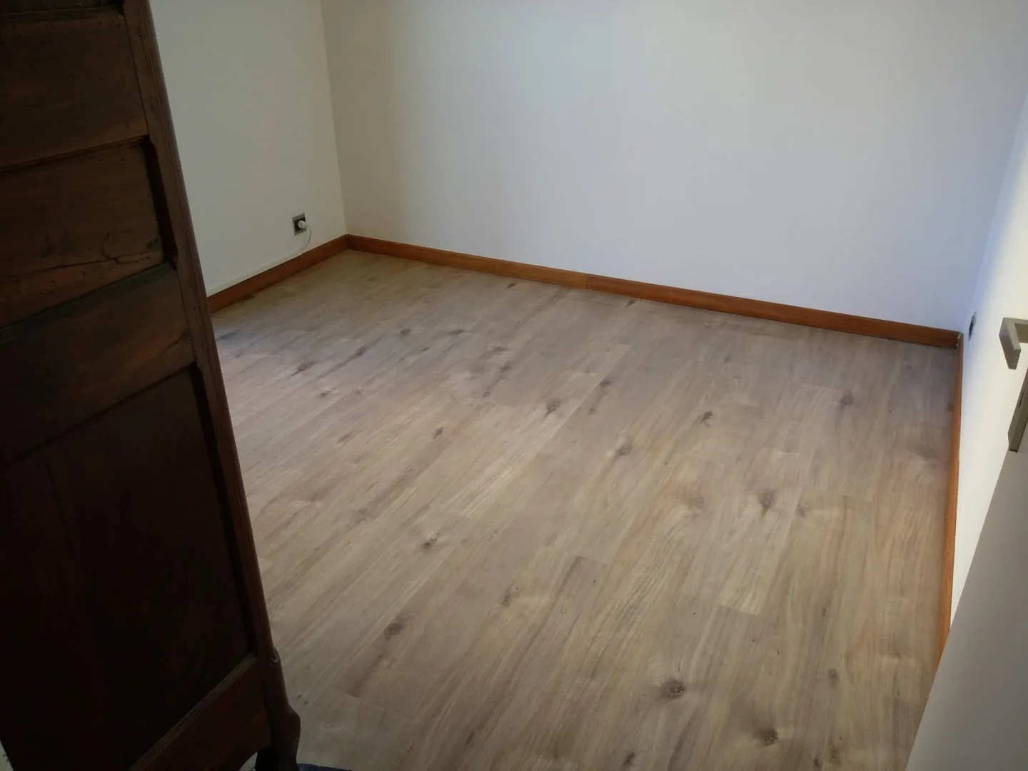 Parquet stratifier apres Artisan Peintre marseille — par Artisan Peintre Marseille - José Stépanian