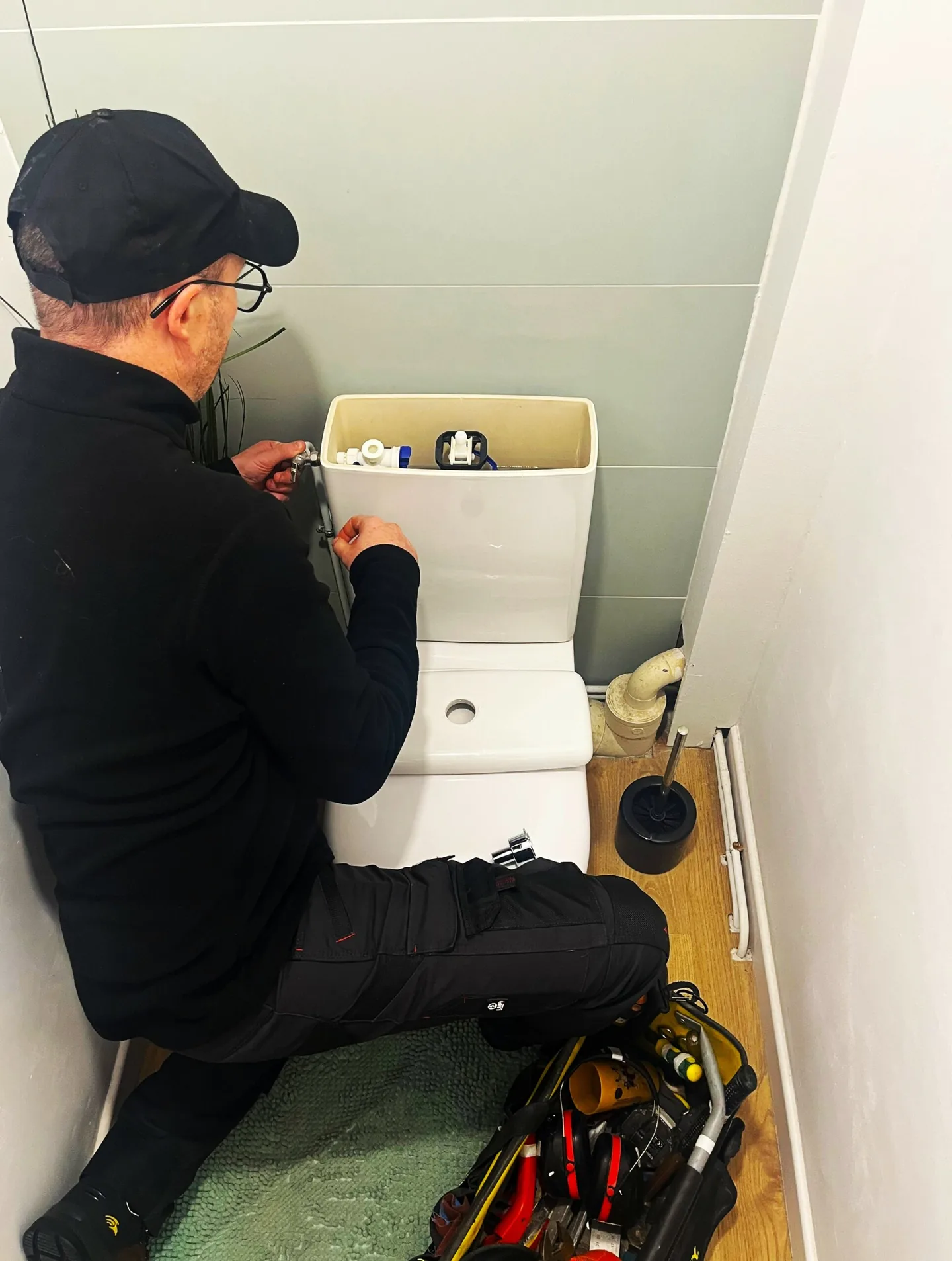 5.1 changement mécanisme chasse d'eau à Nantes — Plombier — par DL Plombier Chauffagiste