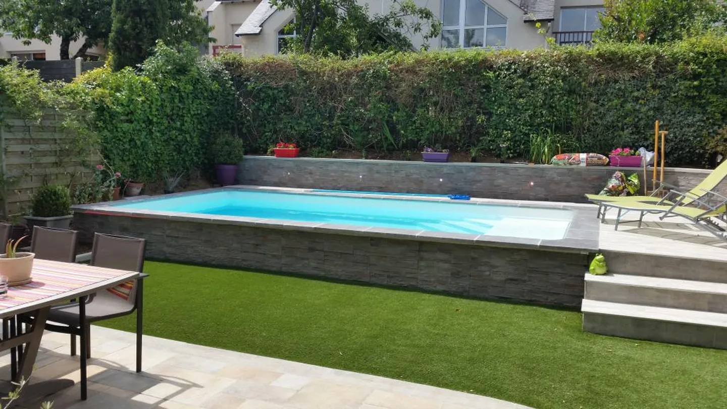 Réalisations éclairage piscine à Nantes — Électricien — par CHAUMET Patryck Electricité Nantes