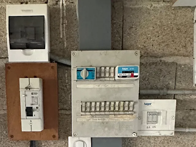 Électricien à Reims — par Artisan Electricien