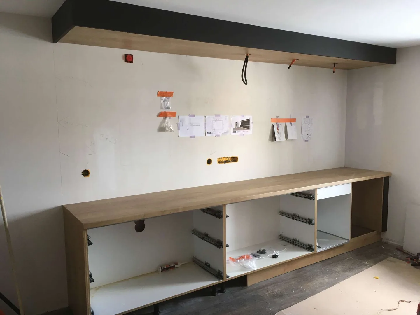 Photo de couverture de Menuisier, plaquiste et peintre à Saint-Vit, Peintre à Besançon