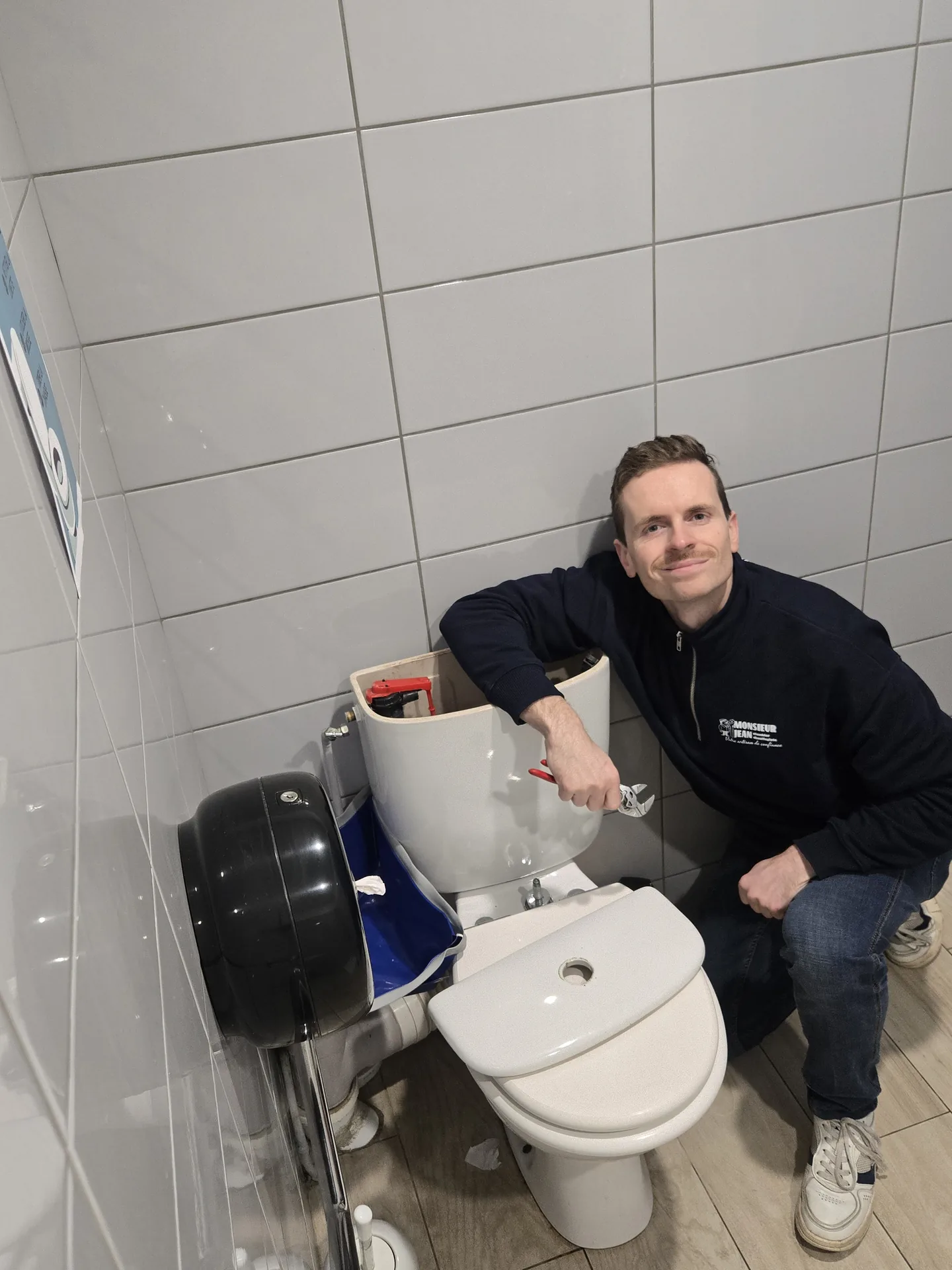 Illustration d'une salle de bain à Tours — Plombier — par Plombier à Tours - Dépannage et rénovation avec votre artisan de confiance