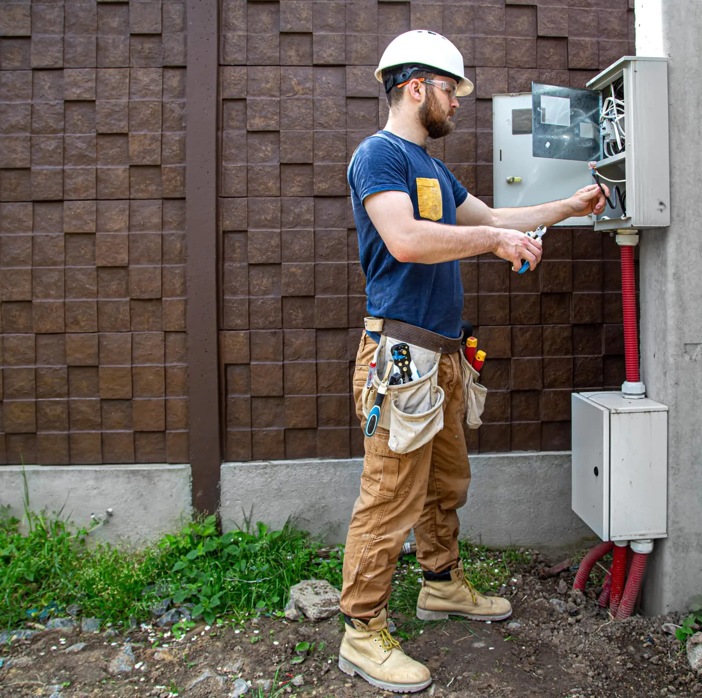 Les 5 conseils essentiels pour réussir vos travaux électriques en toute sécurité à Bayonne–Anglet–Biarritz — Électricien — par ADB Électricité