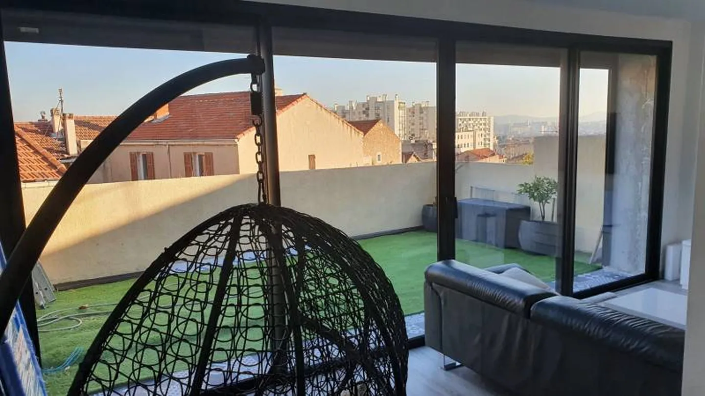 Menuisier à Marseille–Aix-en-Provence — réalisation 3 — par Installation de menuiseries sur-mesure à Marseille et PACA - APS Fermetures