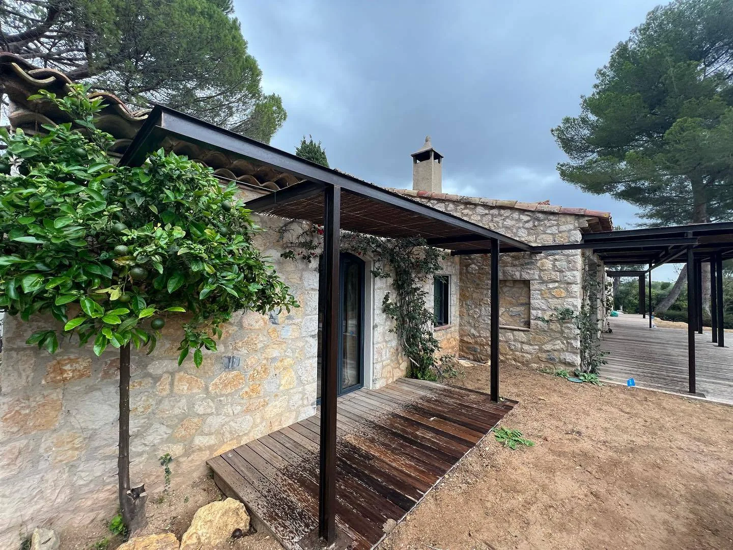 Robuste, mesues, Vallauris à Nice–Cannes–Antibes — Menuisier — par Ferronnerie, menuiserie bois & pierre taillée