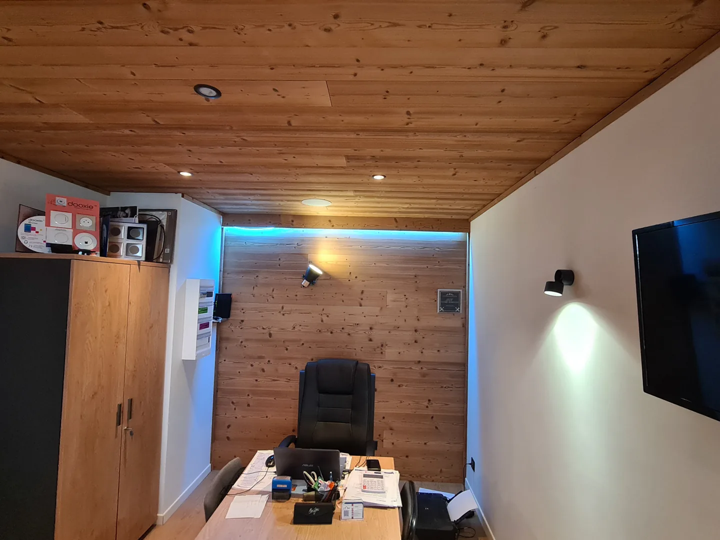 Photo de couverture de Elec Habitat Service, Électricien à Saint-Pierre-de-Mésage